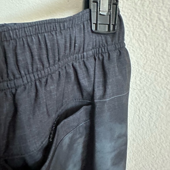 Under Armour Swim Trunks Mens Black and Red Small MSRP $62 USSFK1603-001 - Picture 9 of 13